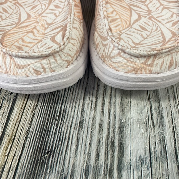 NWOT Hey Dudes size w8 coral & white - Picture 4 of 8